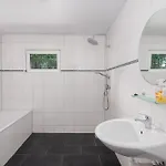 Familiehuis Met Hottub & Sauna + Trekkershutten | 18 Pers. 度假居