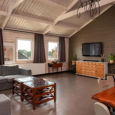 Familiehuis Met Hottub & Sauna + Trekkershutten | 18 Pers. 度假居 Wilsum