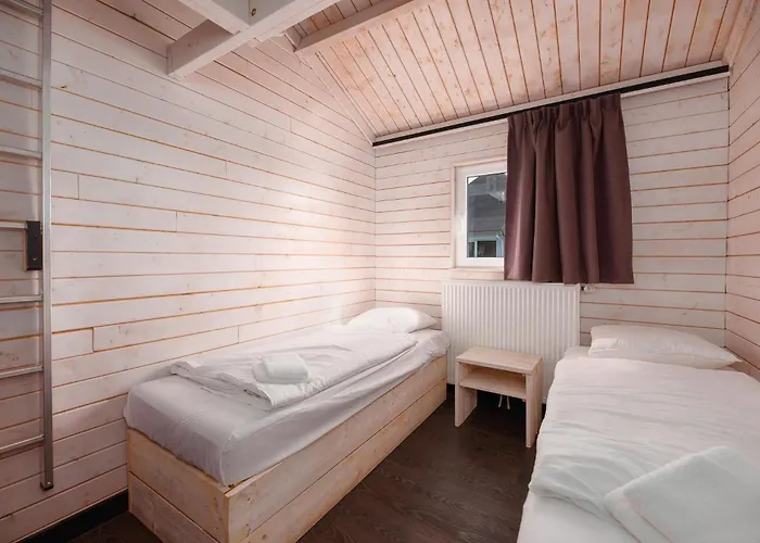 Familiehuis Met Hottub & Sauna + Trekkershutten | 18 Pers. * Wilsum