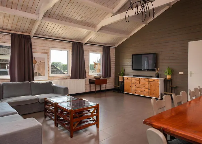 Familiehuis Met Hottub & Sauna + Trekkershutten | 18 Pers. 度假居 Wilsum